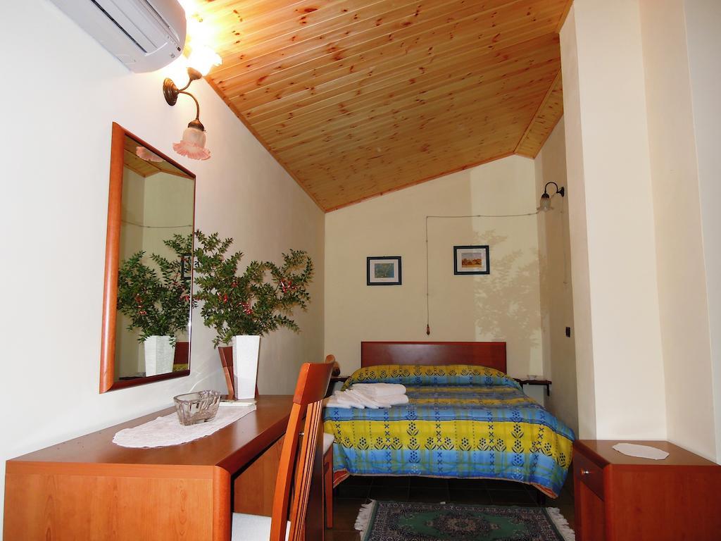 B&B Villa Calagioli Castelbuono  Camera foto